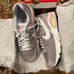 Women’s Nike Air Maxx Command